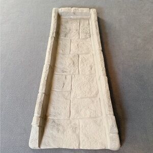 Suncast Decorative Downspout Rain Gutter Splash Block- Beige Faux Rock- NEW